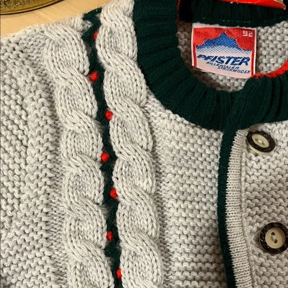 Cozy Knit Cardigan with Green and Red Accents - Picture 4 of 7